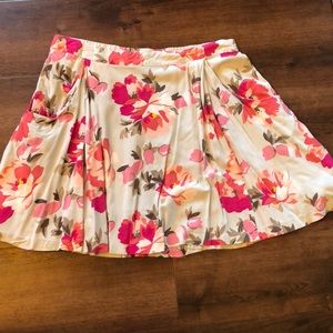 Floral skirt with pockets